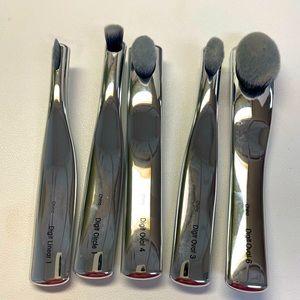 Set of 5 ARTIS Makeup Brushes
